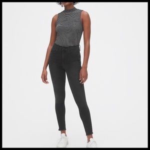 GAP High Rise Favorite Jegging - Size 2 / 26R